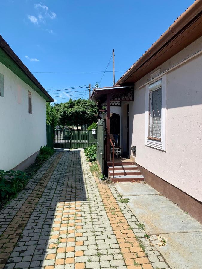 Amira Apartman Apartment Hajduszoboszlo Ngoại thất bức ảnh